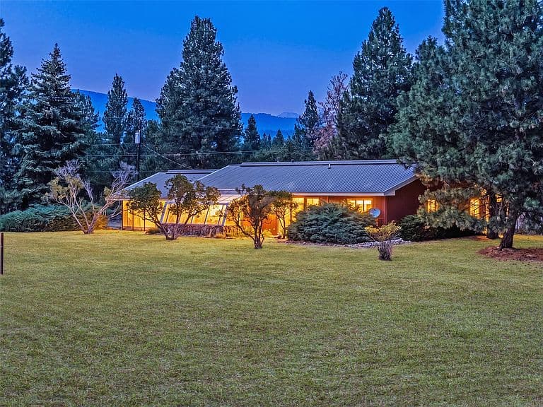 494 Cole Ave photo 1