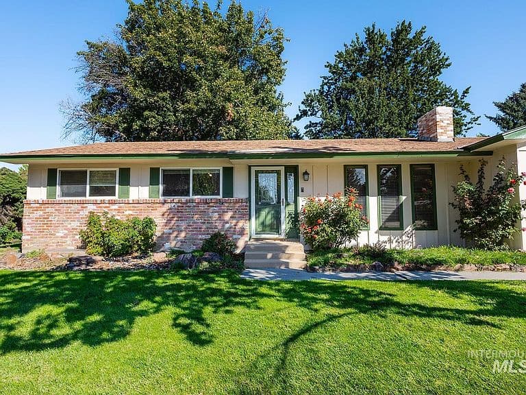6000 W Elkhorn Ave photo 2