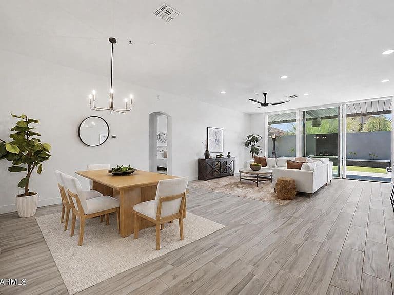 10401 E HELM Drive photo 5