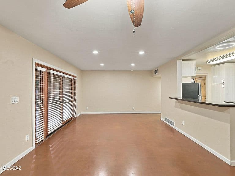 223 N Norton Ave photo 5