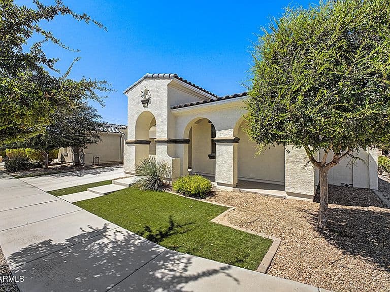 22496 E MUNOZ Street photo 3