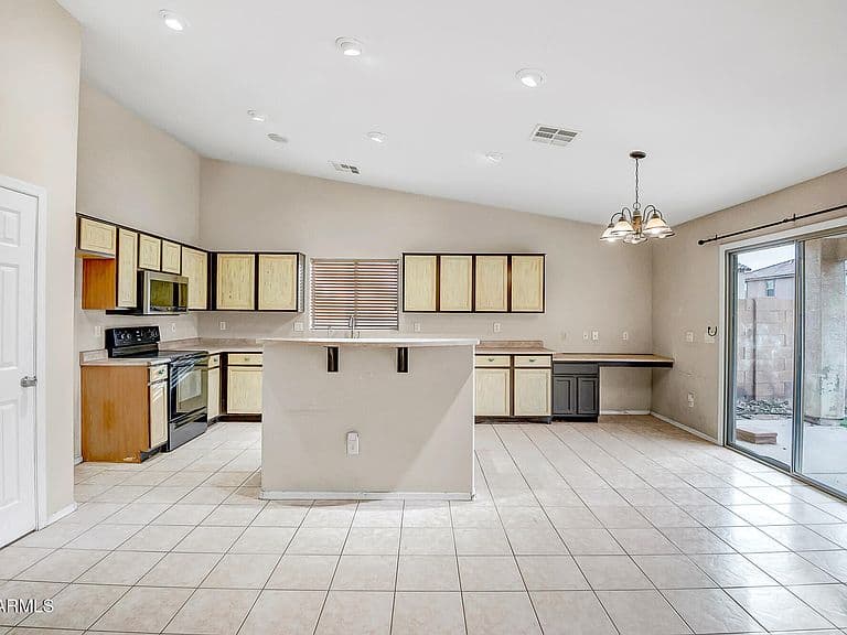 17189 W WATKINS Street photo 3