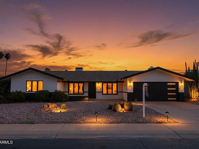 623 E LA JOLLA Drive photo 1