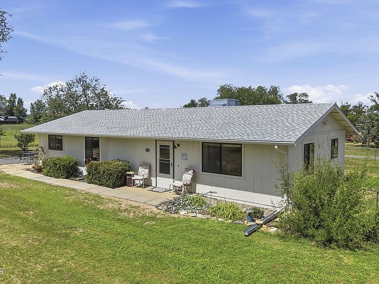 1516 Florida Ln photo 1