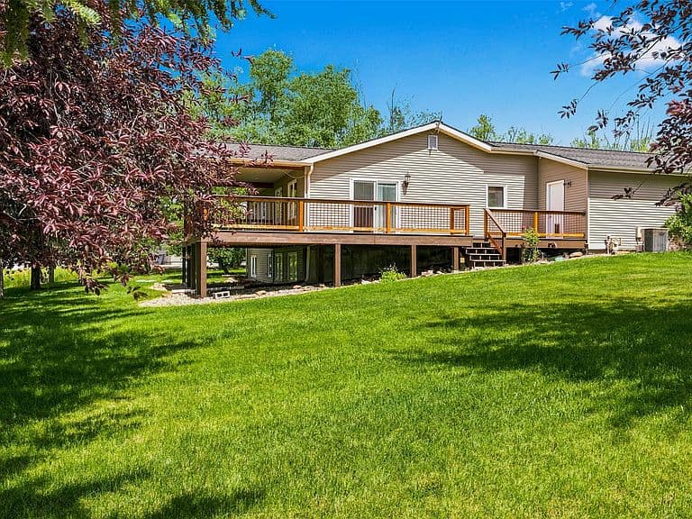 6385 Goodan Ln photo 2