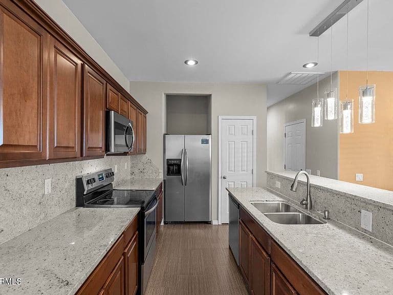 13139 W TUCKEY Lane photo 4