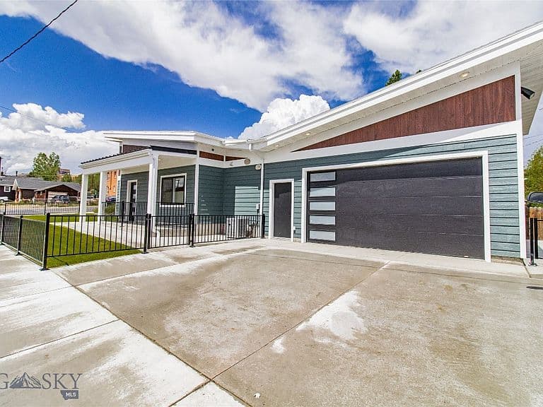 271 W Gold St photo 2