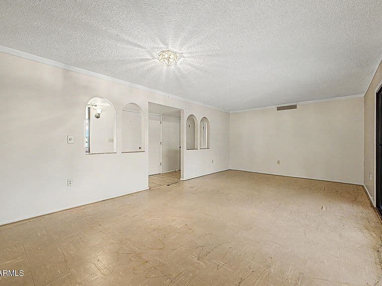 9933 W CONCORD Avenue photo 3