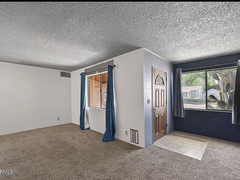 5499 S GLENDALE Avenue photo 3