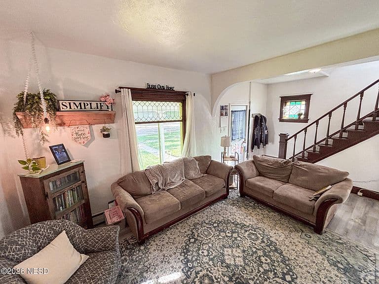 206 Pioneer Ave photo 5