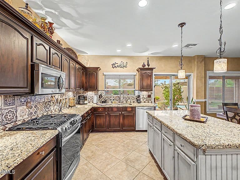 1200 E HORSESHOE Drive photo 4