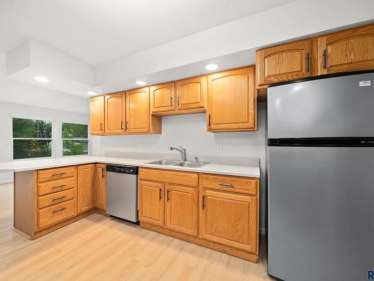 4401 E 8th St photo 5
