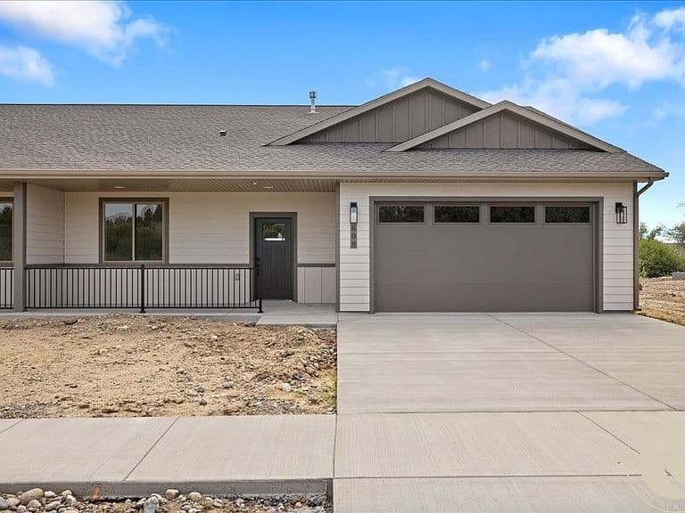 608 N Great Northern photo 1