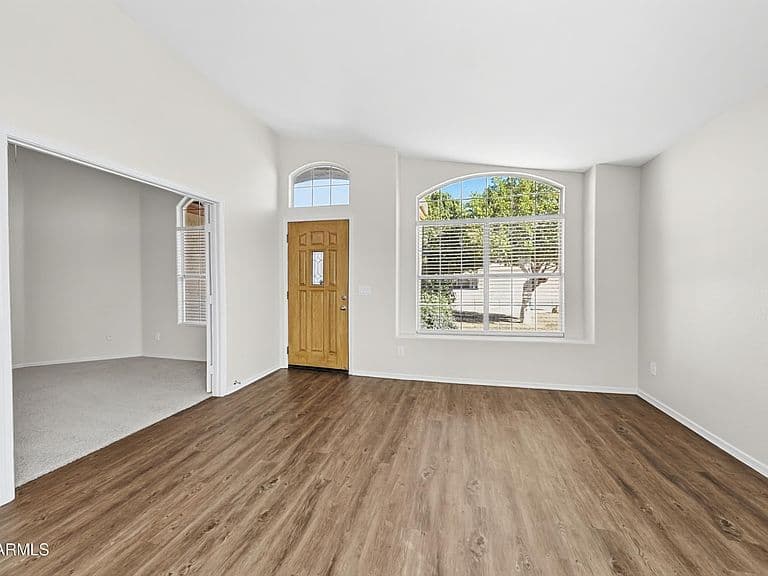 10005 W MOHAWK Lane photo 3
