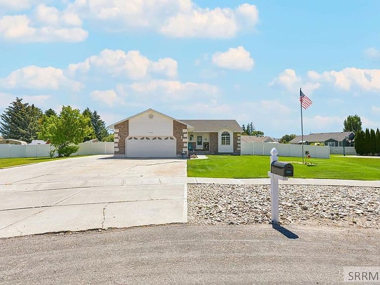 4966 Camas Creek Cir photo 1