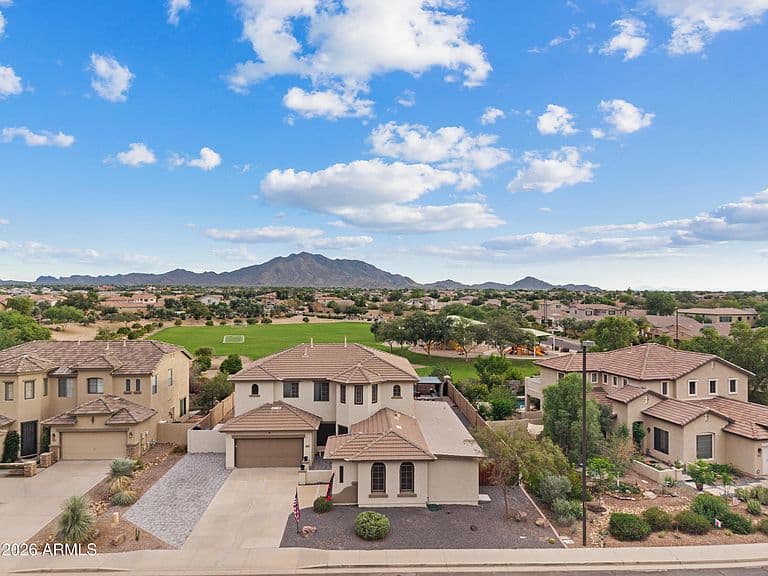 3759 E POWELL Way photo 1
