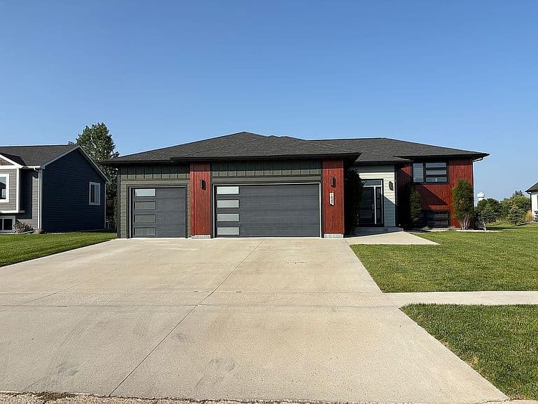 1822 Tanbury Ln photo 2