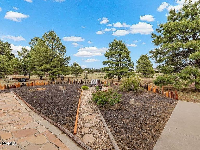 7597 W Conley Rd photo 5