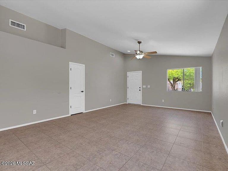2818 W Medallion Dr photo 5