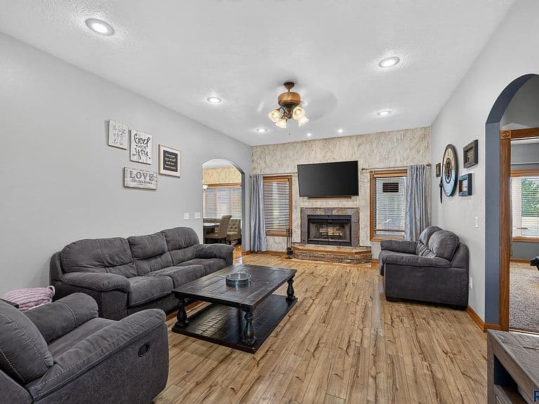 4305 W Pat St photo 5