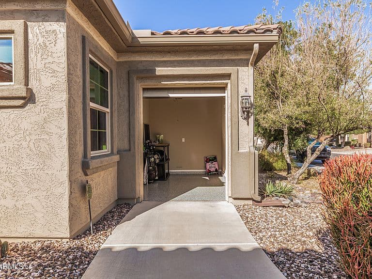 7473 W WILLOW Way photo 3