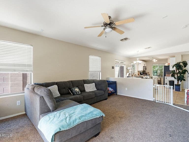 45359 W DESERT GARDEN Road photo 5