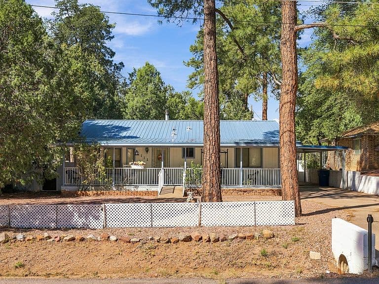 112 W Sherwood Dr photo 1