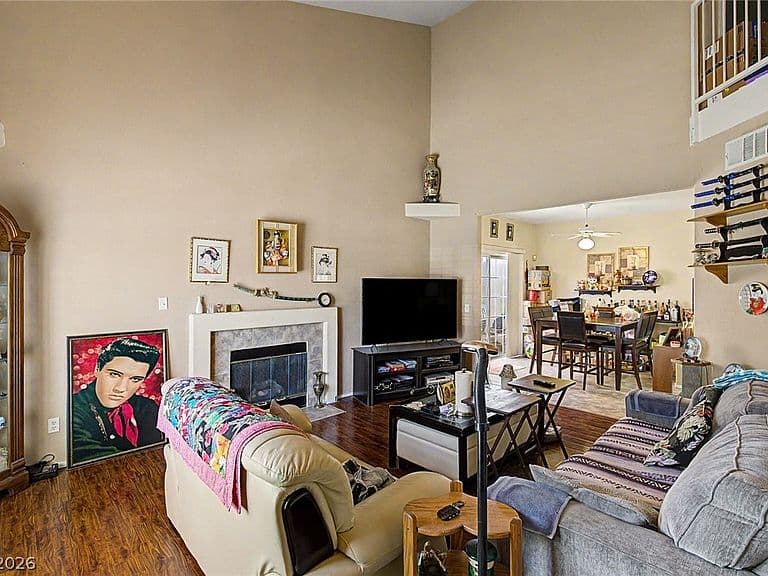 9624 Blue Calico Dr photo 3