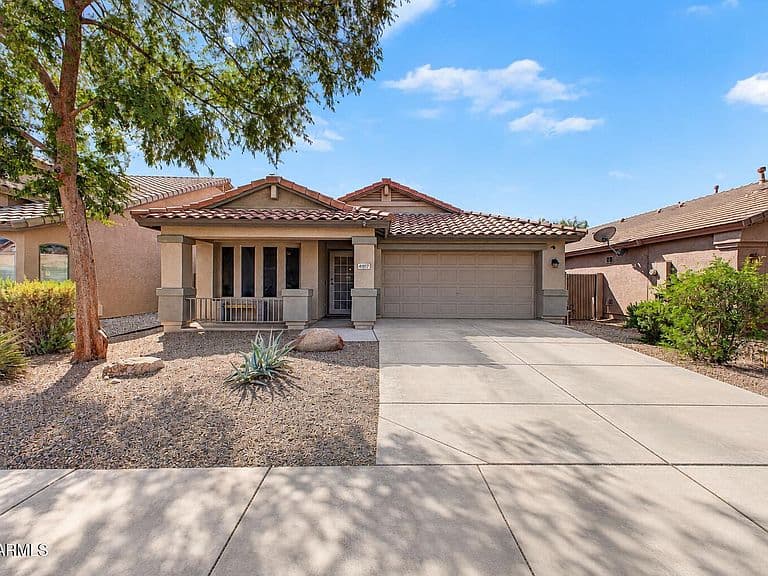 41917 W MICHAELS Drive photo 1