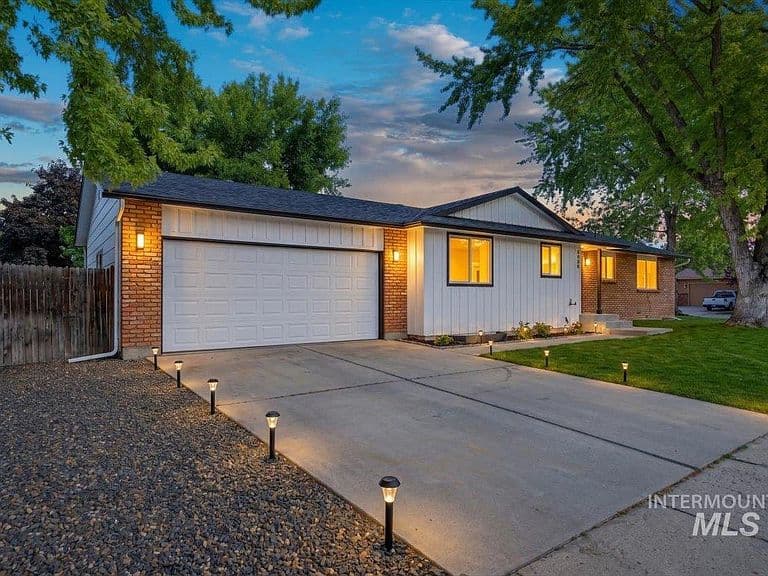 9720 W Whirlaway Dr photo 5