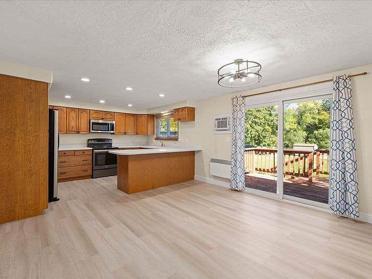 2451 Wingate Ln photo 5