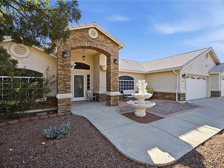 2048 Omaha Drive photo 1