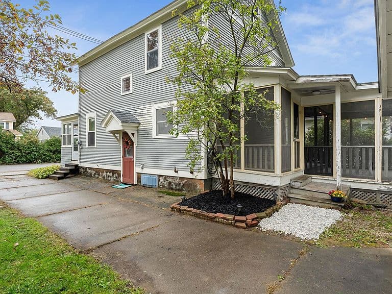 41 Manseau Street photo 4