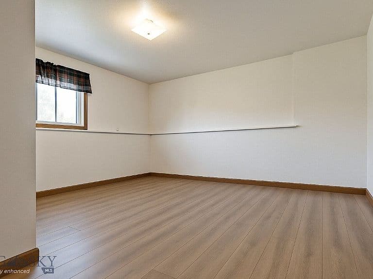 4 Sumac Ct photo 4