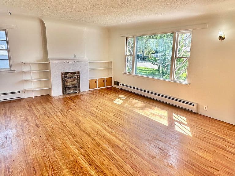 821 Howell Ave photo 5