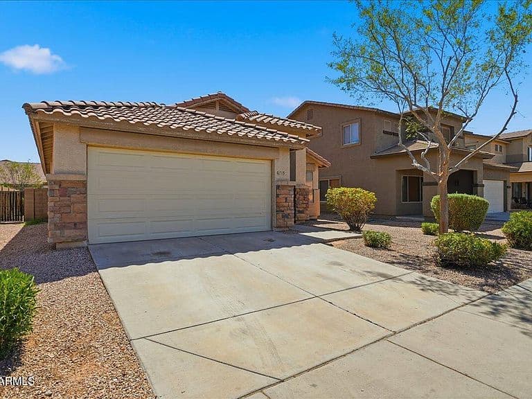 6915 S 50TH Drive photo 3