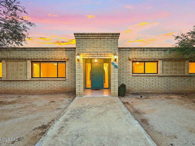2401 N Avenida De La Lantana photo 1