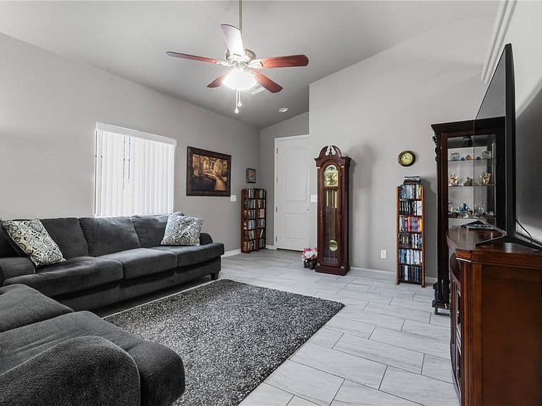 3539 N Pearl Street photo 5
