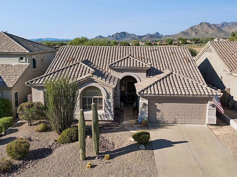 10550 E SHEENA Drive photo 2