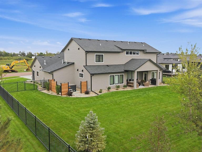 431 Brody Court photo 2