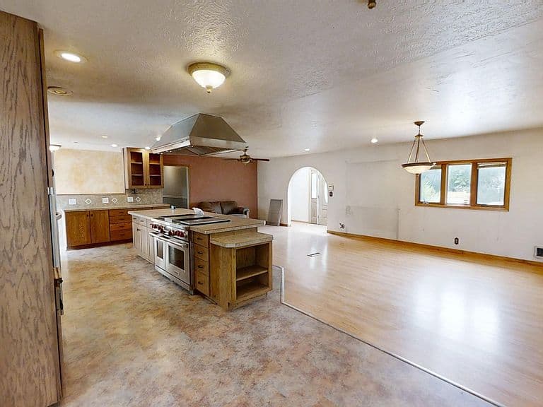 621 Pineview Pl photo 4