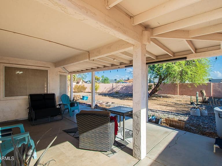 8533 W CORRINE Drive photo 4