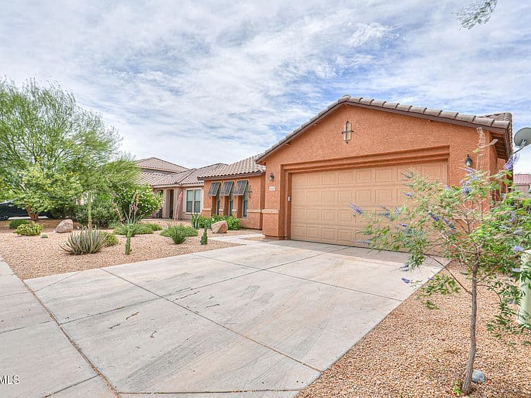 45519 W MORNING VIEW Lane photo 3