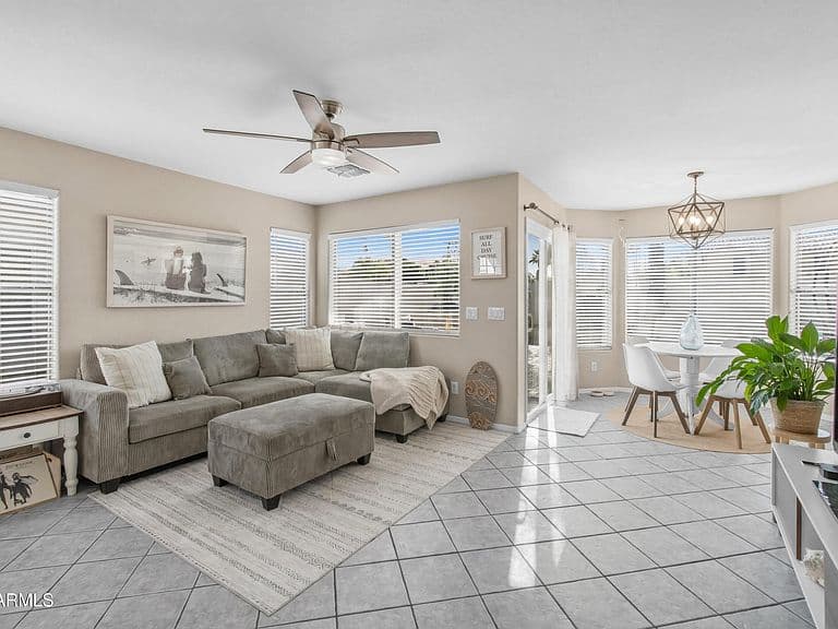 2001 S Bahama Dr photo 3