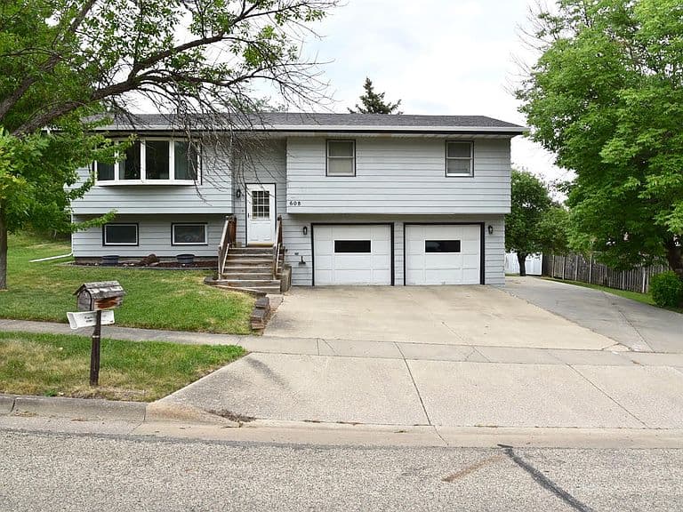608 N Taylor Ave photo 4