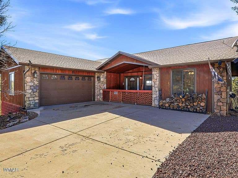 2310 Evergreen Ln photo 4