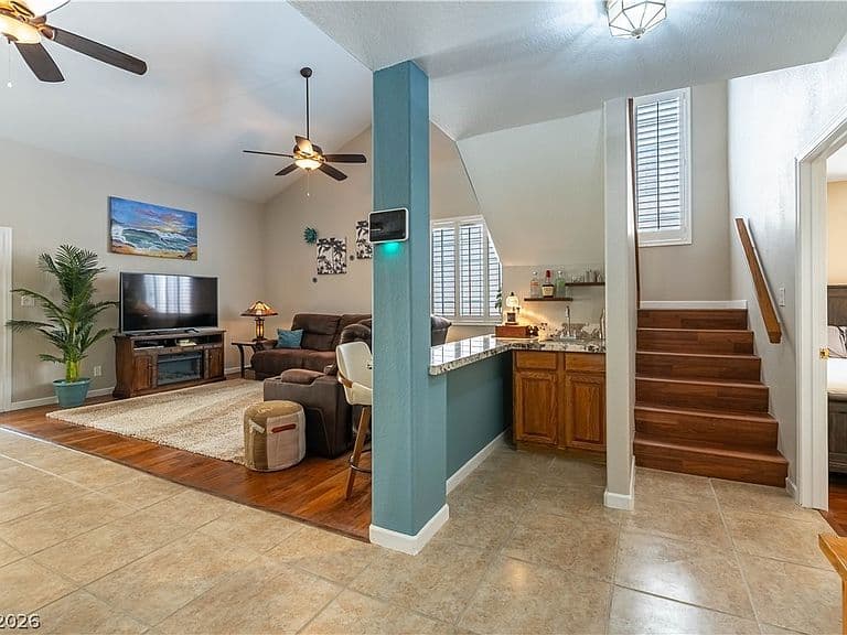 2813 High View Dr photo 3
