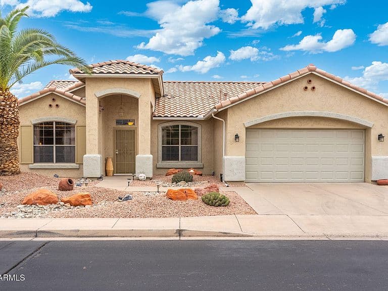 17819 W CLUB VISTA Drive photo 1