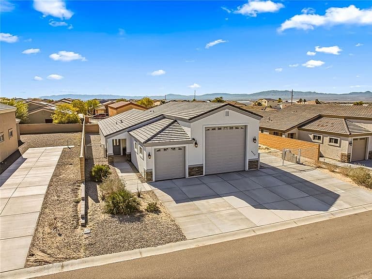 2542 E Alterna Drive photo 4