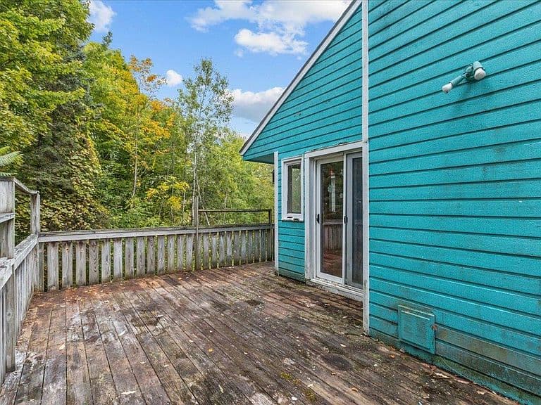 10 Ridge Road photo 4
